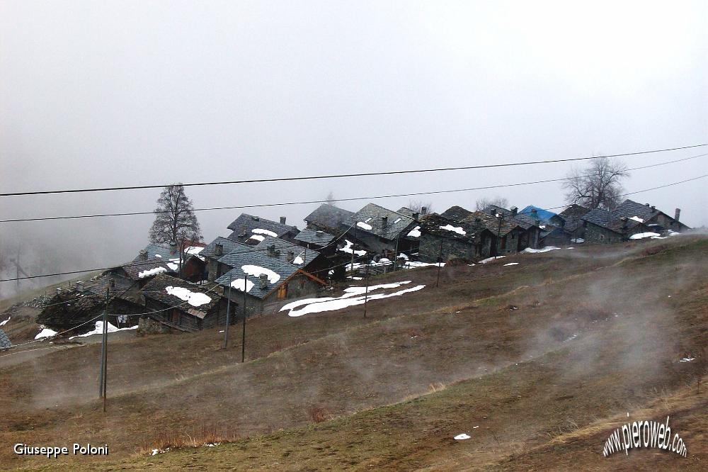 14- l'antico borgo, immerso nella nebbia! .jpg